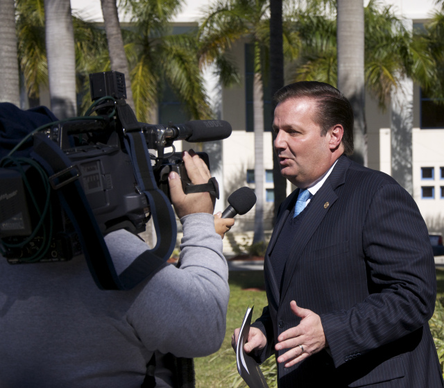 Subpoenas land in federal case vs. Hialeah’s Julio Robaina