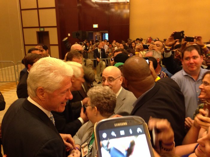 Bill Clinton adds star power to Charlie Crist campaign tour