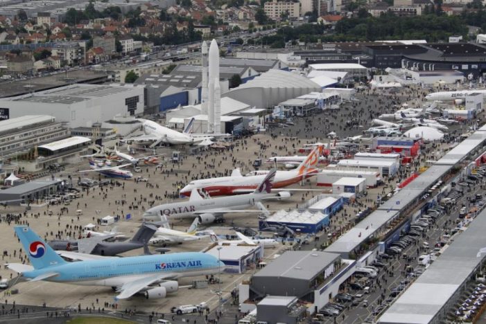 Miami-Dade mayor, lobbyist pals head to Paris Air Show