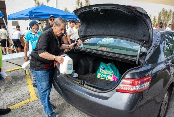 Another Thanksgiving means another bunch of turkeys giving away turkeys