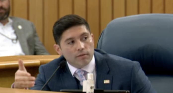 Miami-Dade Commissioner Roberto Gonzalez event blurs church-state line Miami-Dade Commissioner Roberto Gonzalez event blurs church-state line