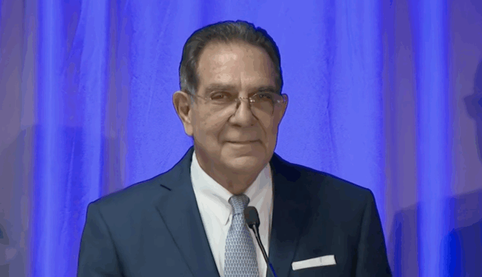 Miami’s first Cuban-born mayor, Xavier Suarez, wants his old job back — again