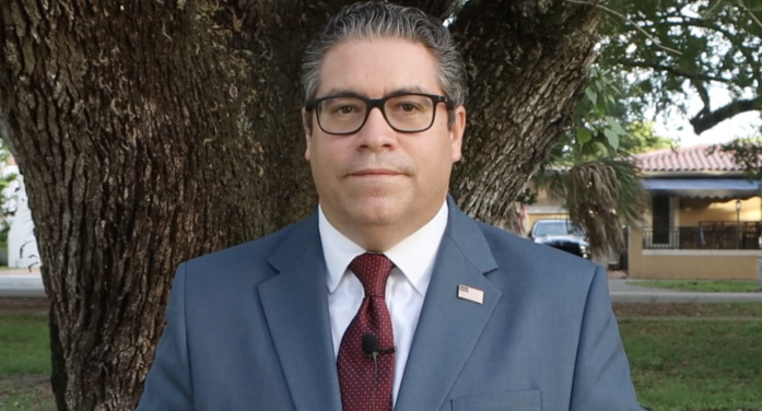 Coral Gables Commissioner Ariel Fernandez leaves dais for a ‘new Cuba’